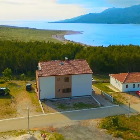 Ferienwohnung-roncevic-nur-50-m-vom-meer