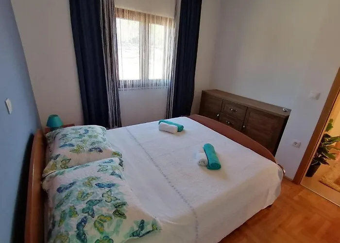 Apartman Ferienwohnung-roncevic-nur-50-m-vom-meer *