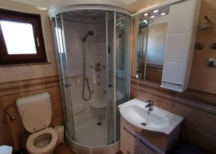 Ferienwohnung-roncevic-nur-50-m-vom-meer Apartman Maslenica