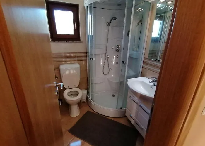 Ferienwohnung-roncevic-nur-50-m-vom-meer