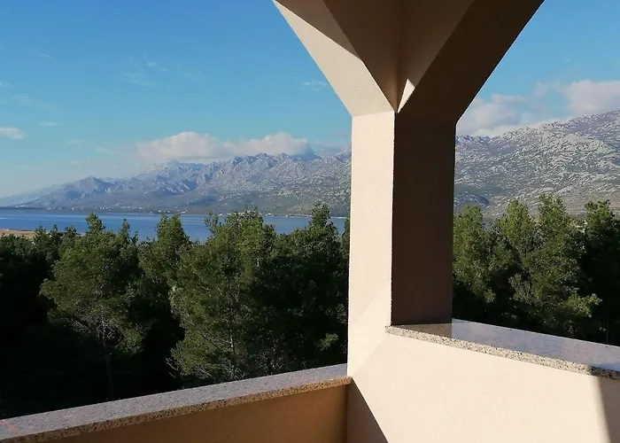 Ferienwohnung-roncevic-nur-50-m-vom-meer Apartman