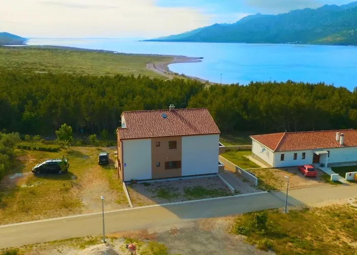 Ferienwohnung-roncevic-nur-50-m-vom-meer