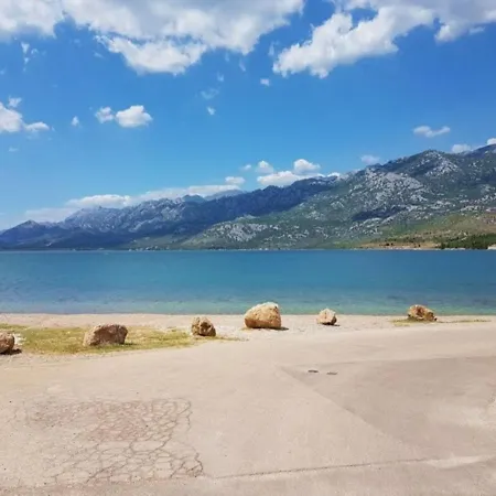 Ferienwohnung-roncevic-nur-50-m-vom-meer