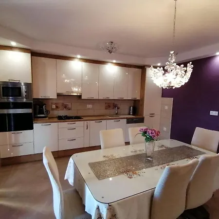 Ferienwohnung-roncevic-nur-50-m-vom-meer Maslenica