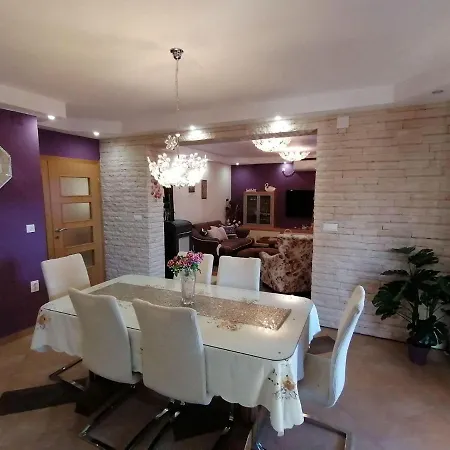 Ferienwohnung-roncevic-nur-50-m-vom-meer *
