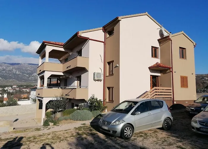 Ferienwohnung-roncevic-nur-50-m-vom-meer Апартаменты Масленица