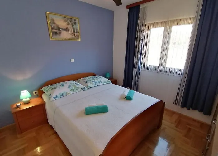 Ferienwohnung-roncevic-nur-50-m-vom-meer Апартаменты